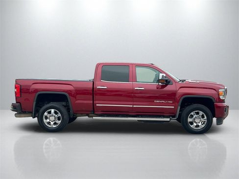 Used 2019 GMC Sierra 3500 Denali w/ Duramax Plus Package image 4