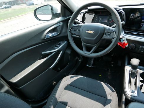 New 2026 Chevrolet Trax LS w/ LS Convenience Package FWD image 13