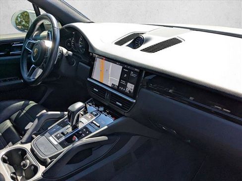Used 2019 Porsche Cayenne E-Hybrid image 22