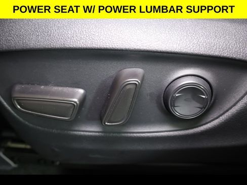 Used 2024 Toyota RAV4 XLE AWD/4WD image 3