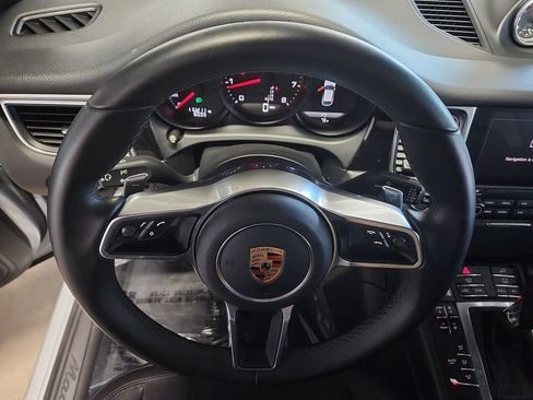 Used 2018 Porsche Macan AWD/4WD image 18
