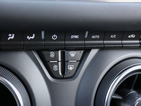 Used 2022 Chevrolet Blazer LT image 29