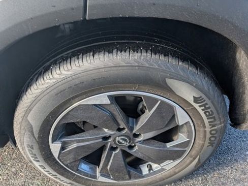 Used 2024 Nissan Rogue SV image 17