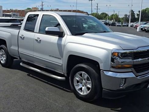 Used 2018 Chevrolet Silverado 1500 LT w/ All Star Edition AWD/4WD image 3