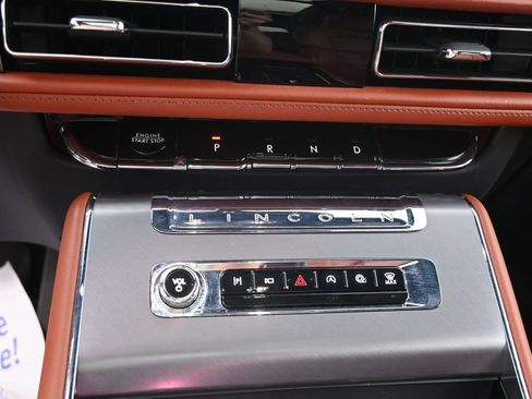 Used 2025 Lincoln Aviator Reserve w/ Luxury Package AWD/4WD image 28