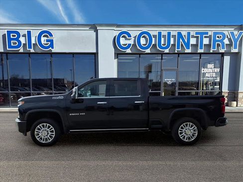 Used 2023 Chevrolet Silverado 2500 High Country w/ Z71 Off-Road Package image 9