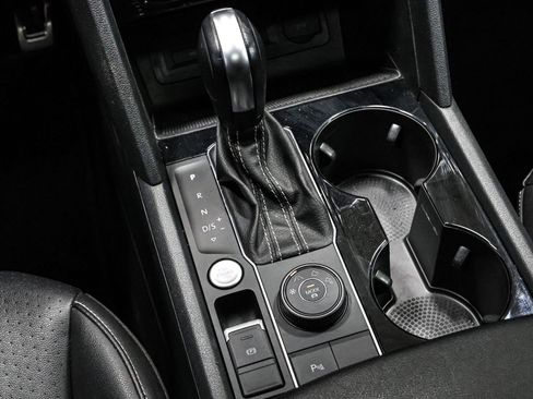 Used 2022 Volkswagen Atlas SEL R-Line image 31