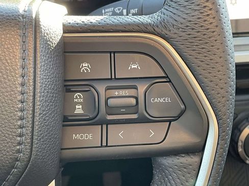 Used 2025 Toyota Tacoma TRD Off-Road AWD/4WD image 13