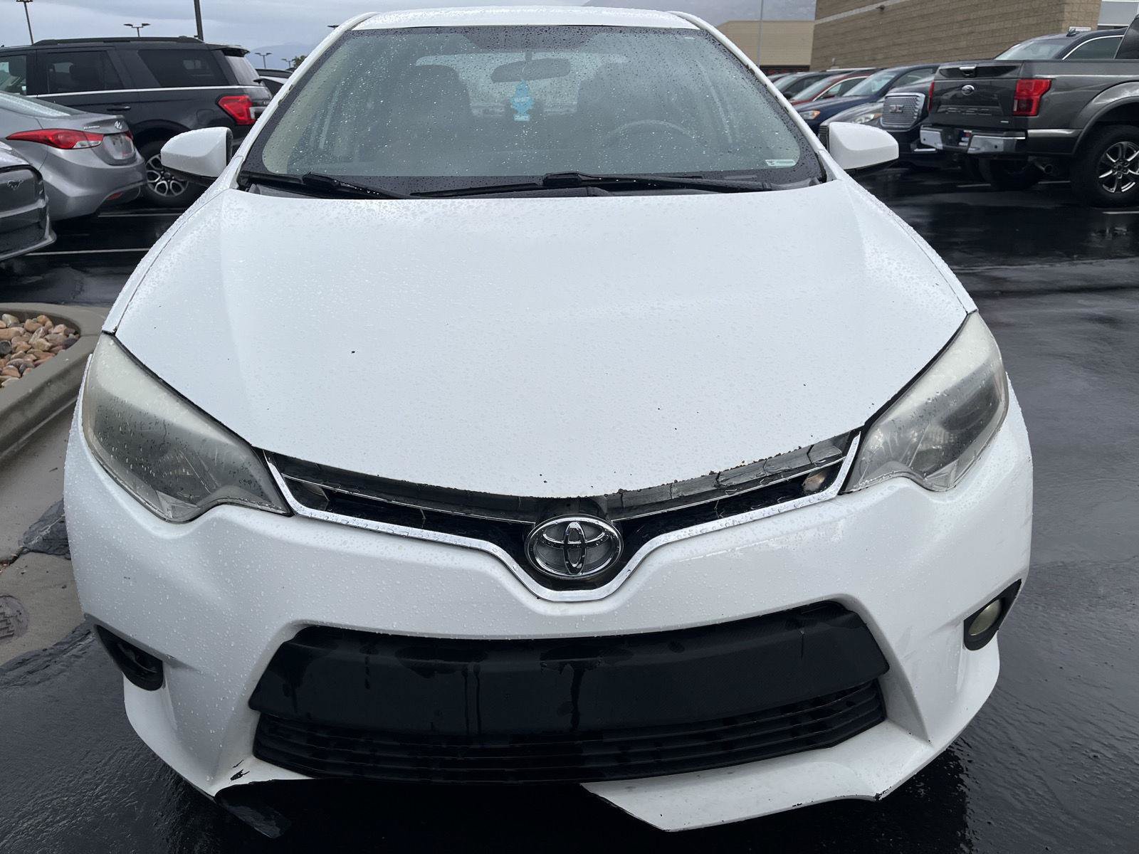 Used 2014 Toyota Corolla LE FWD image 2