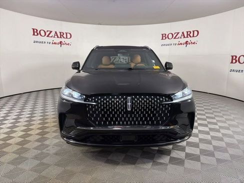 Used 2025 Lincoln Aviator Black Label AWD/4WD image 2