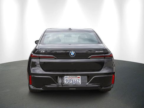 Used 2026 BMW i7 xDrive60 w/ Premium Package AWD/4WD image 5