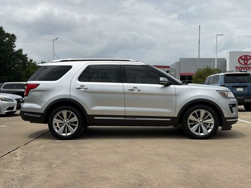 Used 2019 Ford Explorer Limited w/ Class III Trailer Tow Package FWD image 8