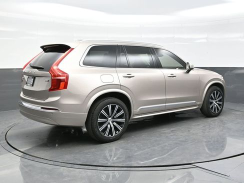 Used 2024 Volvo XC90 B5 Core image 7