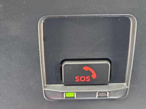 Used 2025 Toyota Camry Hybrid image 22