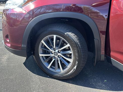 Used 2019 Toyota Highlander XLE image 5