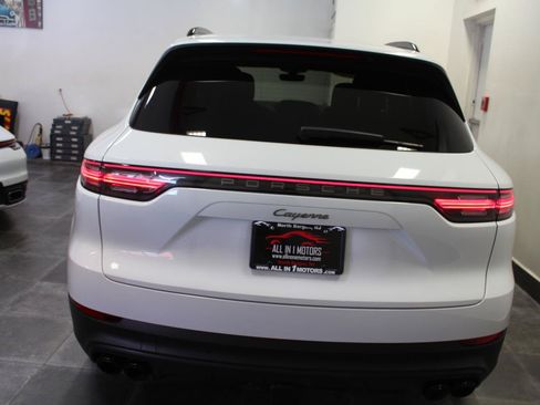 Used 2022 Porsche Cayenne Platinum Edition AWD/4WD image 5