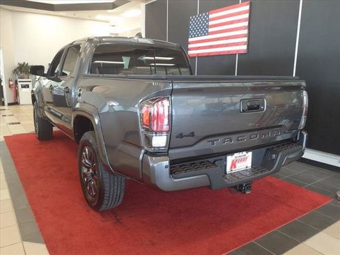 Certified 2022 Toyota Tacoma Limited w/ Nightshade Package AWD/4WD image 11
