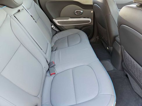 Used 2017 Kia Soul EV + image 21