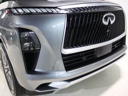 Used 2025 INFINITI QX80 Sensory AWD/4WD image 10