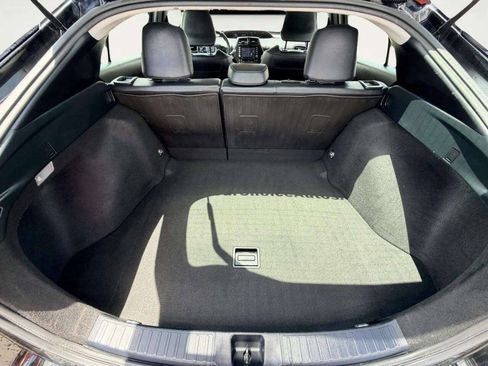 Used 2021 Toyota Prius XLE FWD image 7