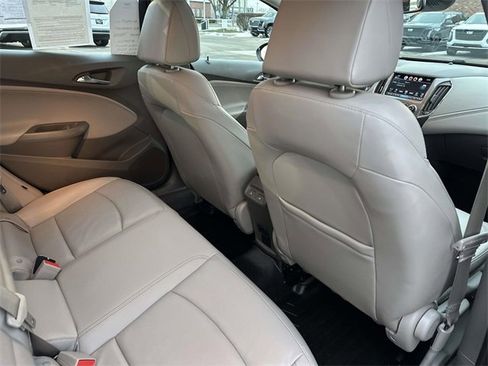 Used 2018 Chevrolet Cruze Premier image 24