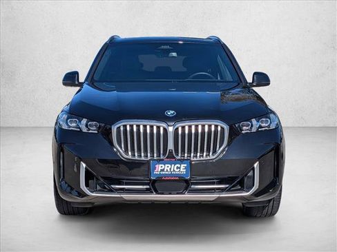 Used 2024 BMW X5 xDrive50e image 2