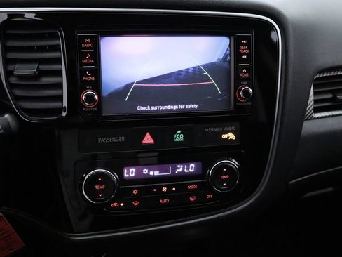 Used 2018 Mitsubishi Outlander ES FWD image 26