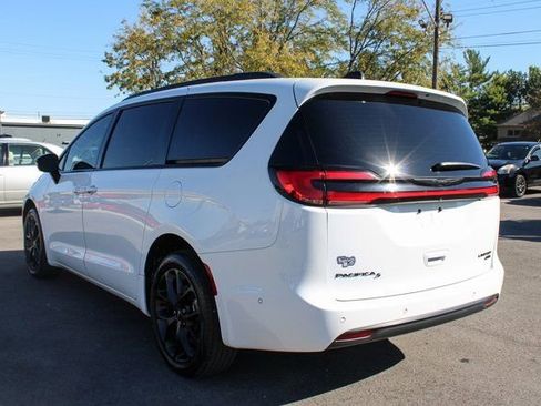 Used 2023 Chrysler Pacifica Limited w/ S Appearance Package image 49