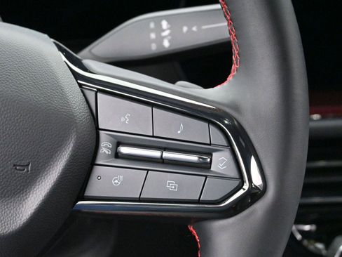 Used 2024 Chevrolet Traverse RS image 21