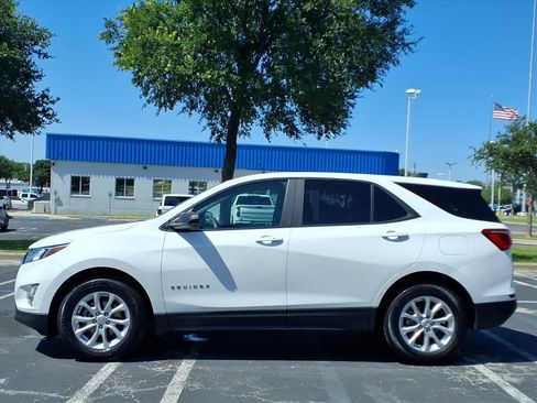 Used 2021 Chevrolet Equinox LS w/ LS Convenience Package FWD image 9