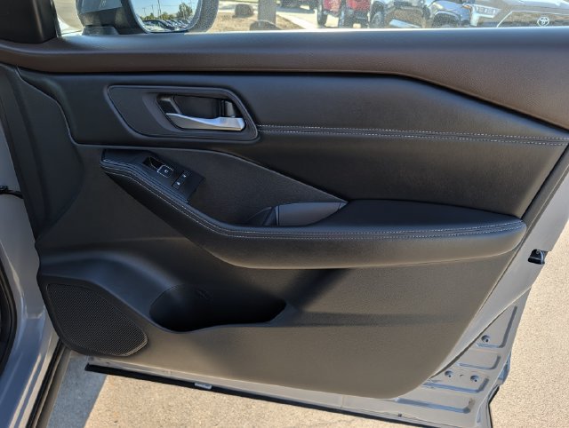 Used 2023 Nissan Rogue SL AWD/4WD image 37