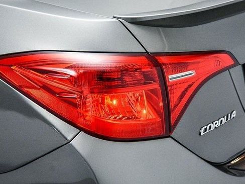 Certified 2018 Toyota Corolla SE FWD image 8