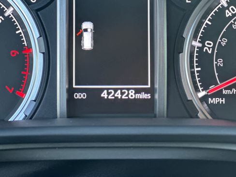 Used 2024 Toyota 4Runner TRD Off-Road image 24