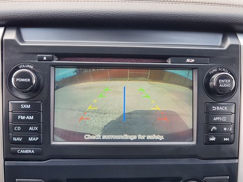 Used 2017 Nissan Titan SL image 18