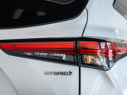 Used 2023 Toyota Highlander Limited image 7