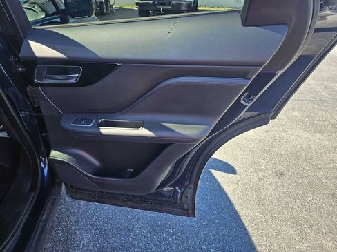 Used 2018 Jaguar F-PACE Premium image 21
