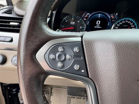 Used 2020 Chevrolet Suburban Premier AWD/4WD image 45