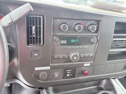 Used 2011 Chevrolet Express 2500 RWD image 12
