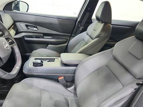 Certified 2024 Nissan Ariya AWD image 12