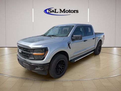 Used 2025 Ford F150 XLT w/ Equipment Group 301A Standard AWD/4WD image 3