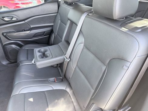 Used 2023 GMC Acadia SLT AWD/4WD image 21