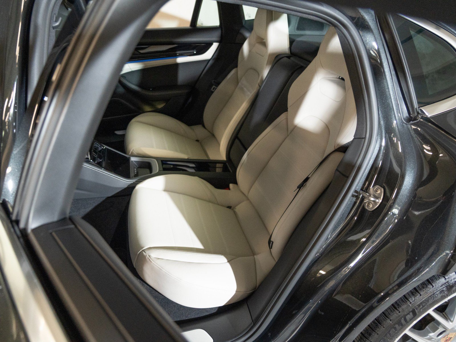 Certified 2026 Porsche Panamera 4 AWD/4WD image 22