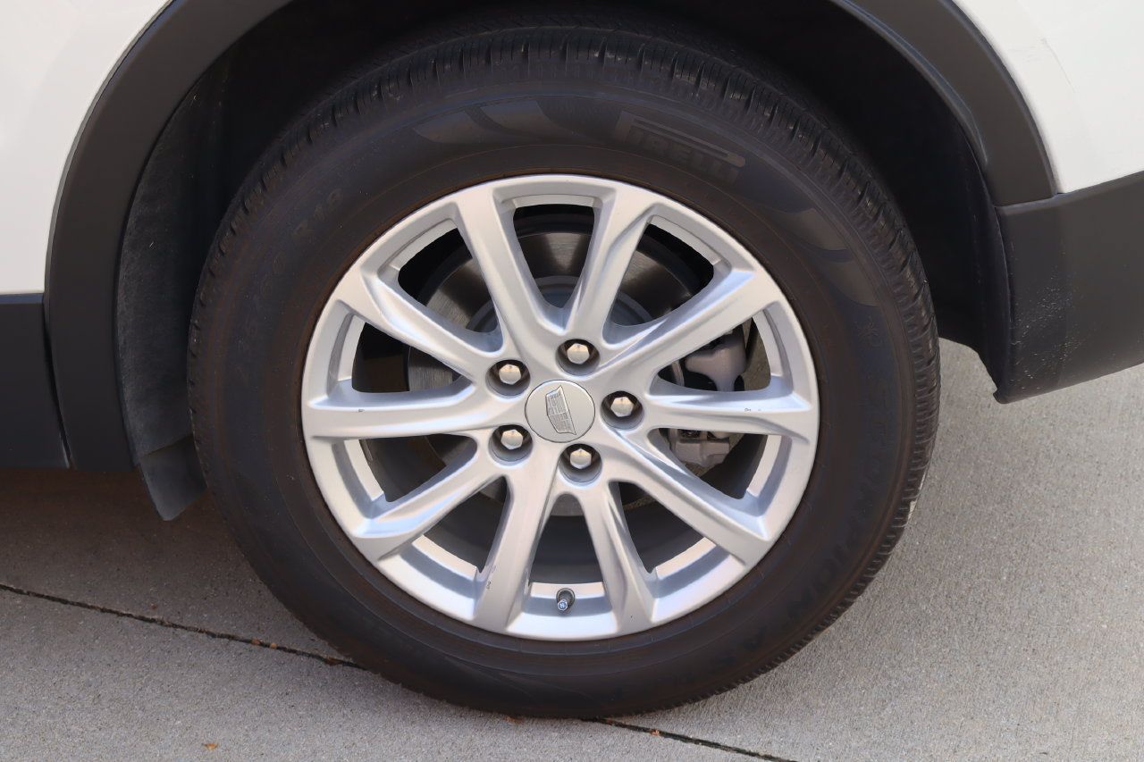 Used 2023 Cadillac XT4 Luxury w/ Cold Weather Package FWD image 29