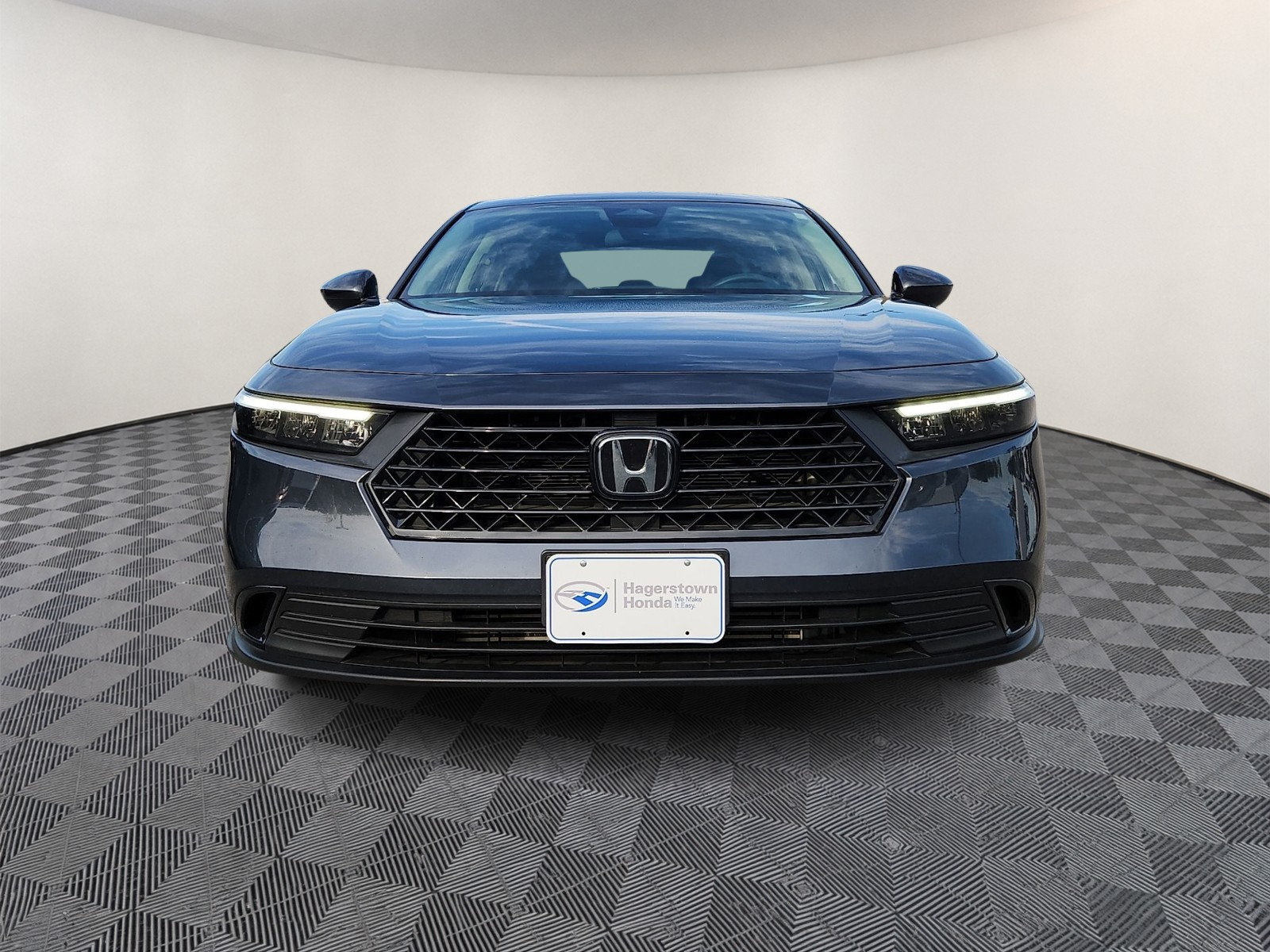 Used 2023 Honda Accord EX image 2