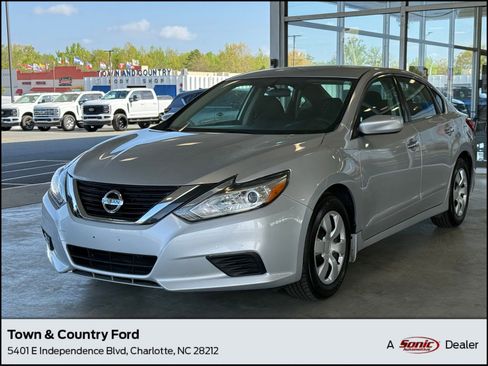 Used 2018 Nissan Altima 2.5 S w/ S Convenience Package image 1