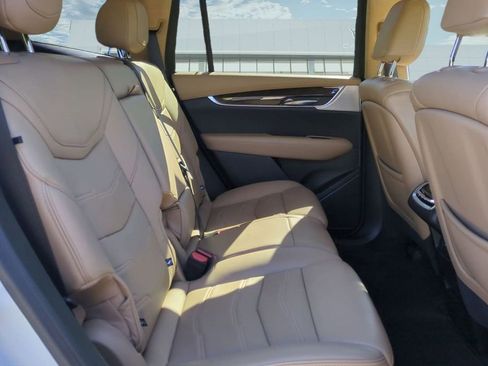 Certified 2023 Cadillac XT6 Sport w/ Platinum Package image 17