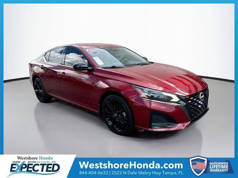 Used 2023 Nissan Altima 2.5 SR AWD/4WD image 1