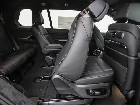 New 2027 BMW X7 M60i AWD/4WD image 32