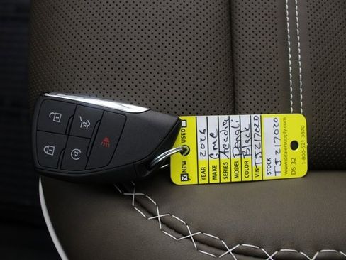 New 2026 GMC Acadia Denali Ultimate image 9