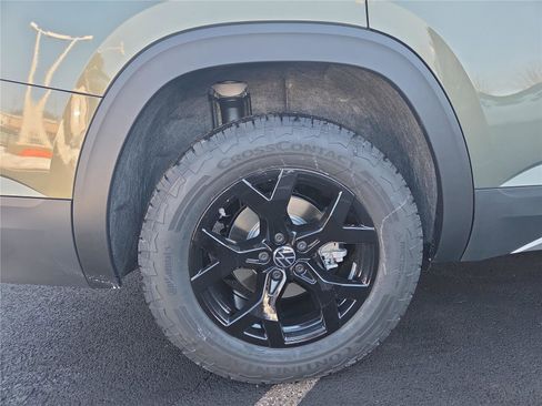 New 2026 Volkswagen Atlas Peak Edition image 11